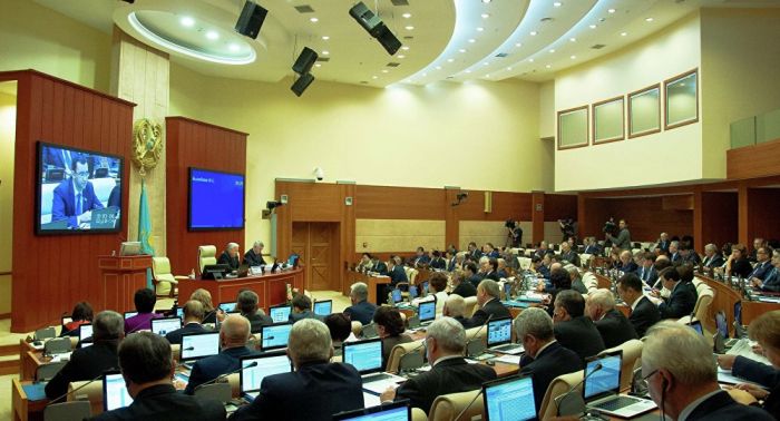 Мажилис одобрил ратификацию поправок в договор об ЕАЭС
