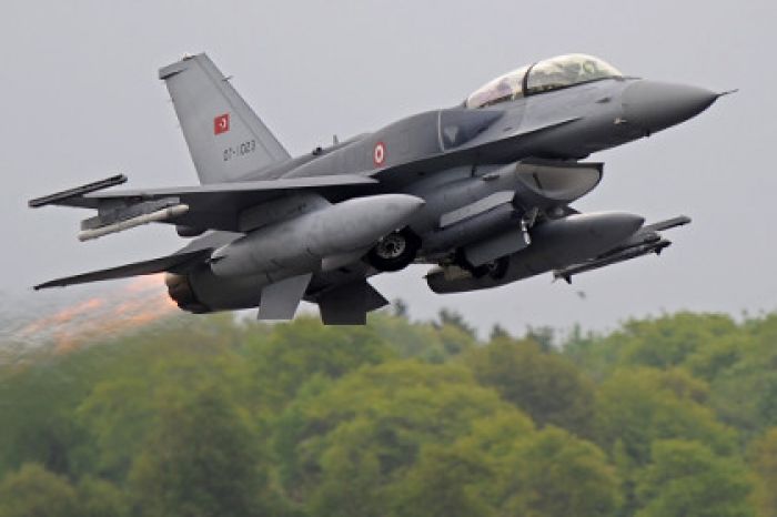 Турецкие ВВС атаковали позиции «Исламского государства» в Сирии