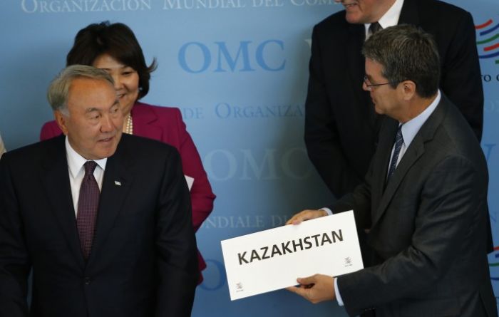 Казахстан официально в ВТО: подешевеют импортные автомобили и продукты