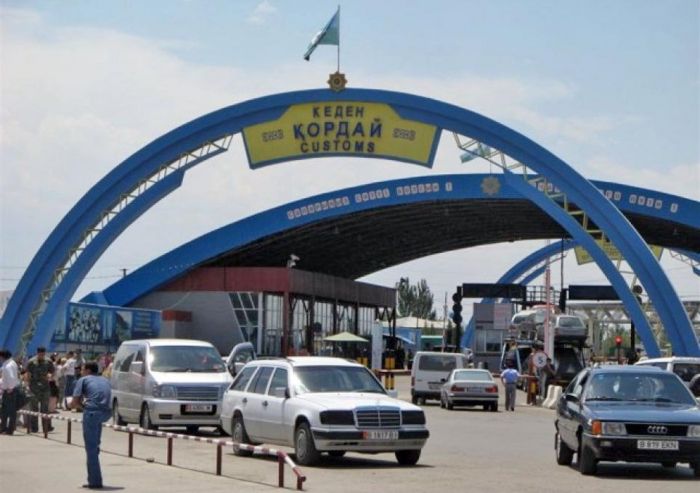 Кыргызские бизнесмены все еще испытывают проблемы с вывозом товара в Казахстан
