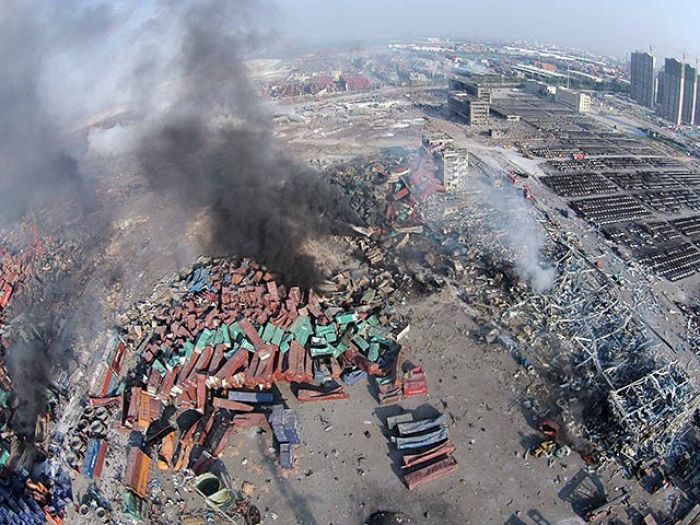 На месте взрыва в китайском Тяньцзине спасены 32 человека