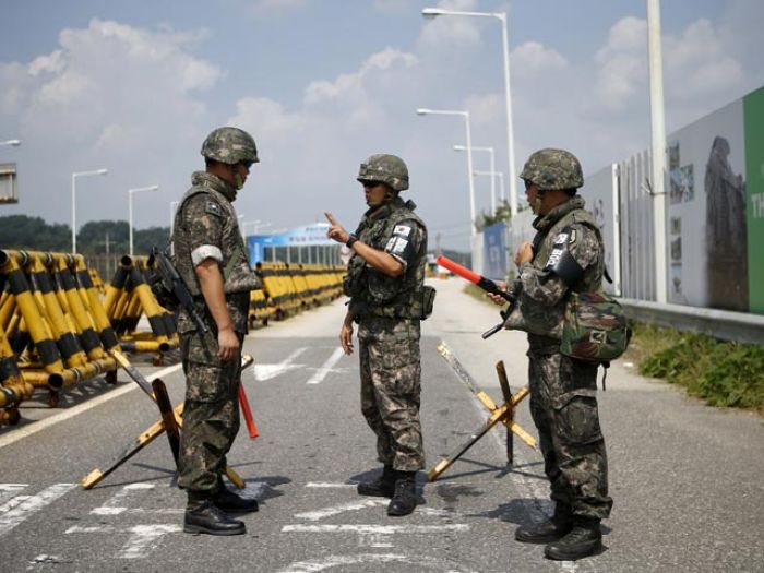 Северная и Южная Кореи проведут экстренные переговоры