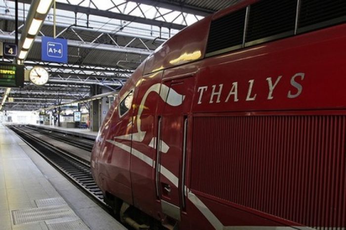 Неизвестный открыл стрельбу в поезде Амстердам — Париж