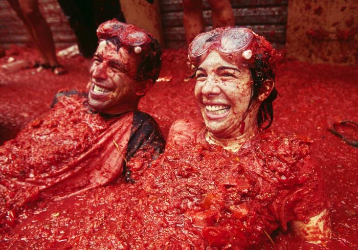 Испания в 70-й раз отметила праздник la Tomatina эпической помидорной битвой 