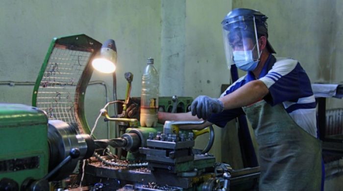 Уменьшить оплату труда в праздники и выходные предлагают в Казахстане