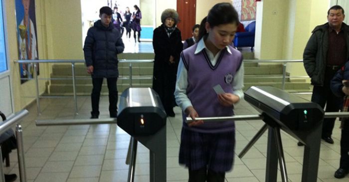 Под колпаком у… родителей