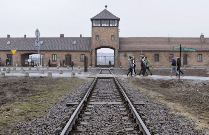 ​91-летняя немка обвиняется в соучастии в 260 тысячах убийствах в Аушвице