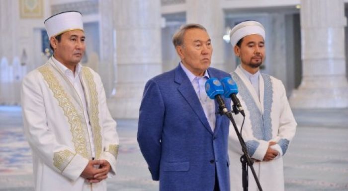  Назарбаев: Считать свою нацию выше других - самый большой грех