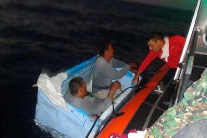В Мексике спасены два рыбака, четыре дня дрейфовавшие в море в холодильнике