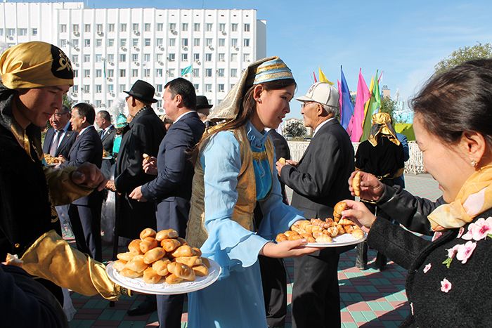 Как на юбилее не вспомнить градоначальников