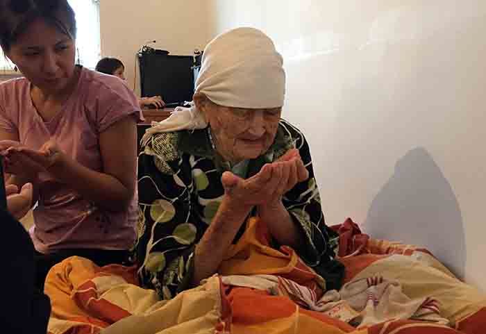 Деньги для бабушки Мактым