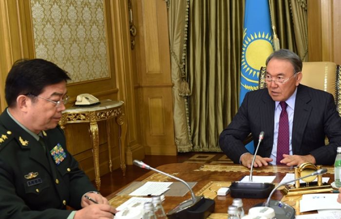Назарбаев встретился с министром обороны КНР Чаном Ваньцюанем