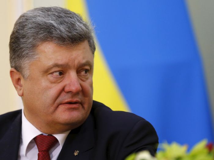 Порошенко раскритиковал перенос выборов в ДНР и ЛНР на следующий год