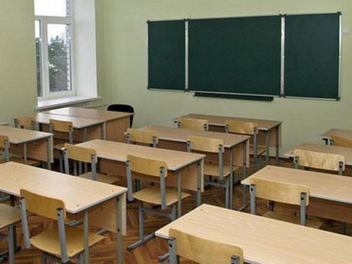 В Экибастузе оштрафовали мать обматерившего педагога школьника