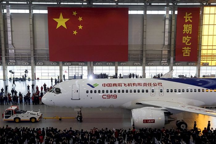 ​Китай представил конкурента самолетам Boeing и Airbus