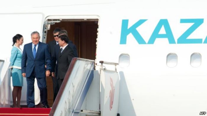 Президент Казахстана прибыл с официальным визитом в Великобританию