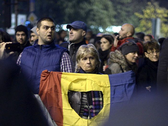 В Румынии отставка правительства не остановила массовых протестов