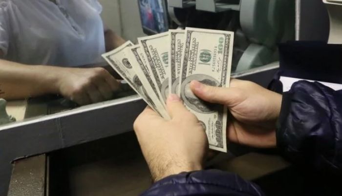 В обменниках Астаны и Алматы доллар продают за Т313 