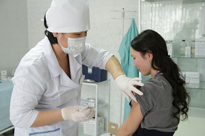 Министр Дуйсенова признала низкий уровень казахстанских врачей
