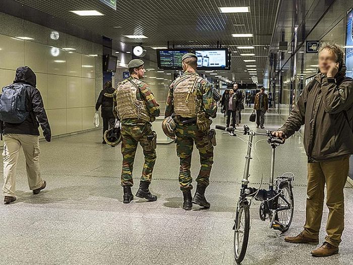 В Брюсселе впервые объявлен наивысшей уровень террористической угрозы - "неотвратимый"