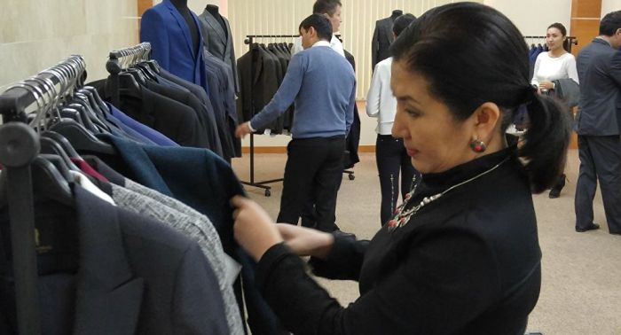 Назарбаев советует казахстанцам покупать отечественную одежду и обувь