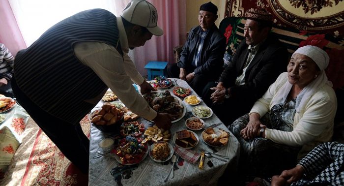 Назарбаев вновь призвал казахов не делиться по родам