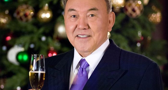 Назарбаев поздравил казахстанцев с Новым годом