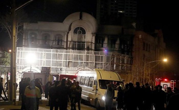 ​В Тегеране устроили погром в посольстве Саудовской Аравии