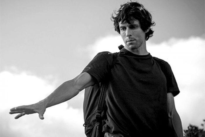 Французский канатоходец погиб при падении с 30-метровой высоты