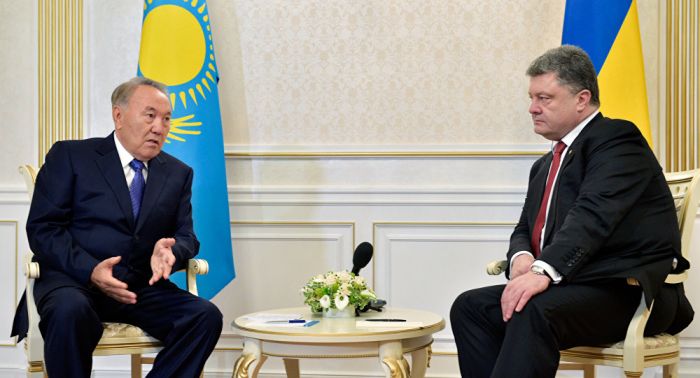 Назарбаев и Порошенко обсудили вопросы налаживания транзита товаров