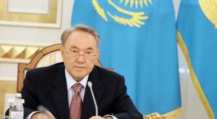 Назарбаев не видит ничего страшного в низких ценах на нефть