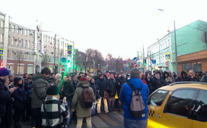 Валютные заемщики перекрыли Неглинную улицу в Москве