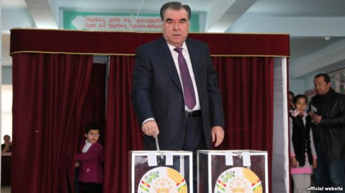 Поправки к конституции Таджикистана вынесут на референдум 22 мая 