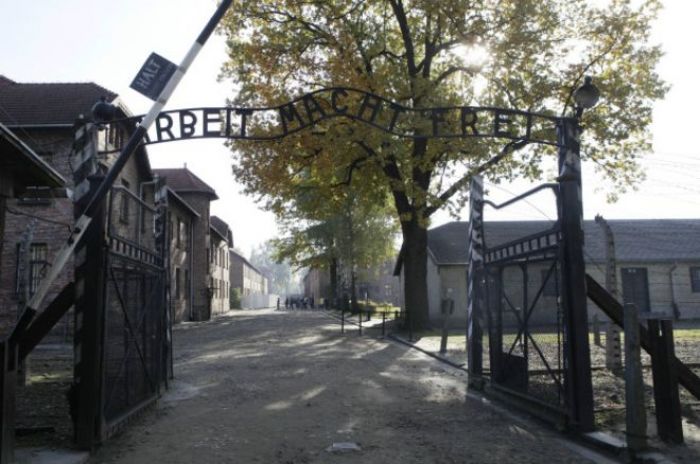 В Германии начинается суд над "проводником смерти" в Освенциме