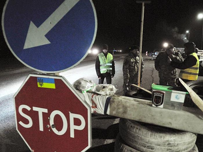 Украина приостановила транзит российских грузовиков