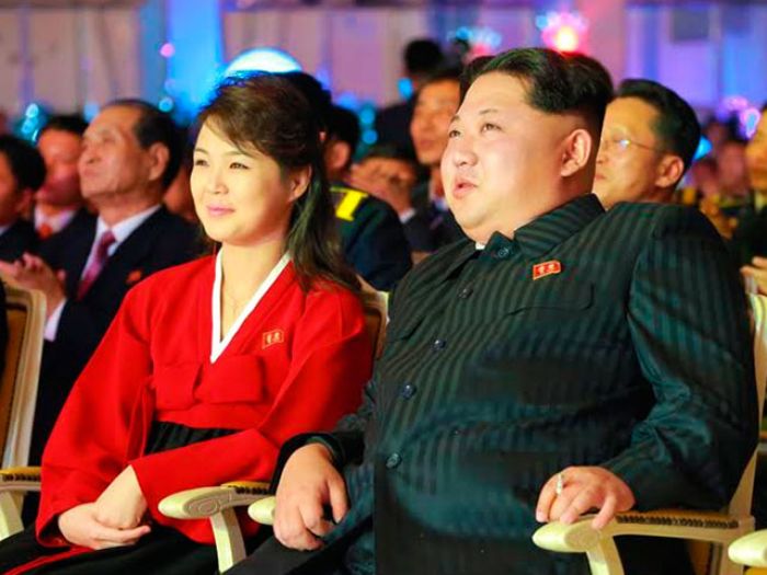 ​Руководство КНДР отметило запуск спутника торжественным банкетом в ресторане 