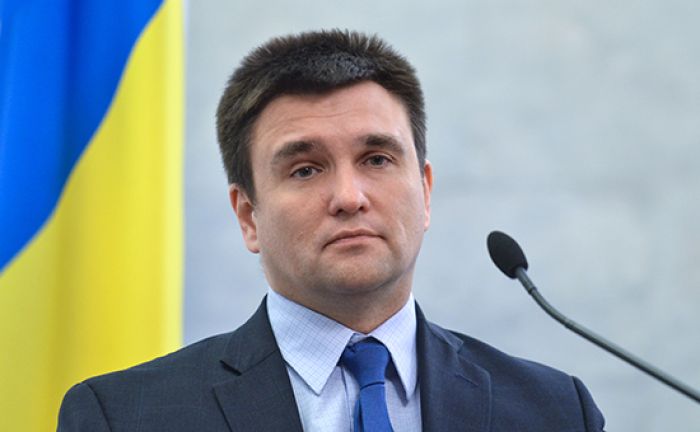 Украина решила добиться в суде Лондона признания долга России взяткой 
