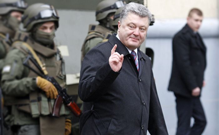 ​Порошенко назвал события в Киеве в годовщину Майдана провокацией Кремля