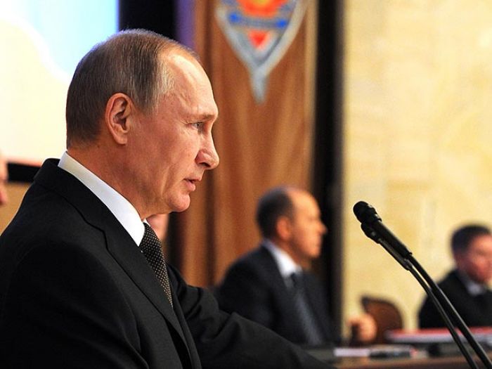 ​Путин предупредил ФСБ о подготовке "недругов за бугром" к осенним выборам в России