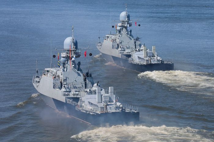 ​Около 30 судов ВМФ России начали учения в Каспийском море