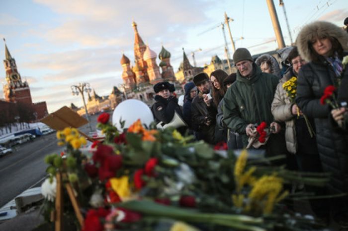 «Коммерсантъ» рассказал о выдавшем предполагаемых убийц Немцова звонке
