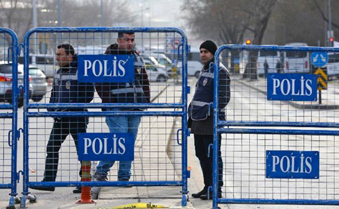 ​Неизвестный открыл стрельбу в центре Анкары