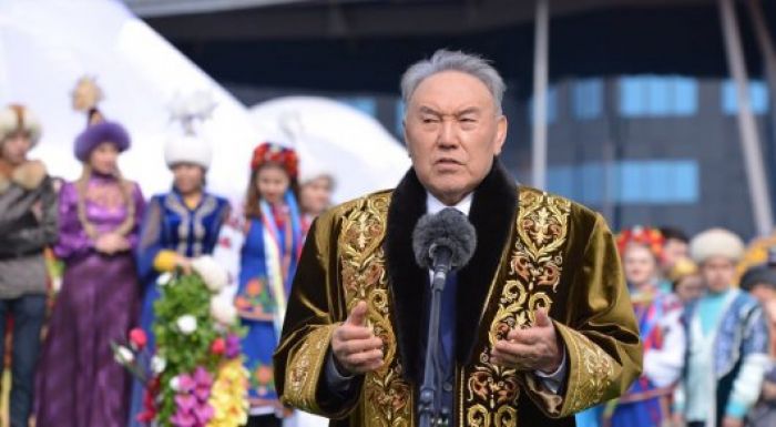 Назарбаев поздравил казахстанцев с Наурызом