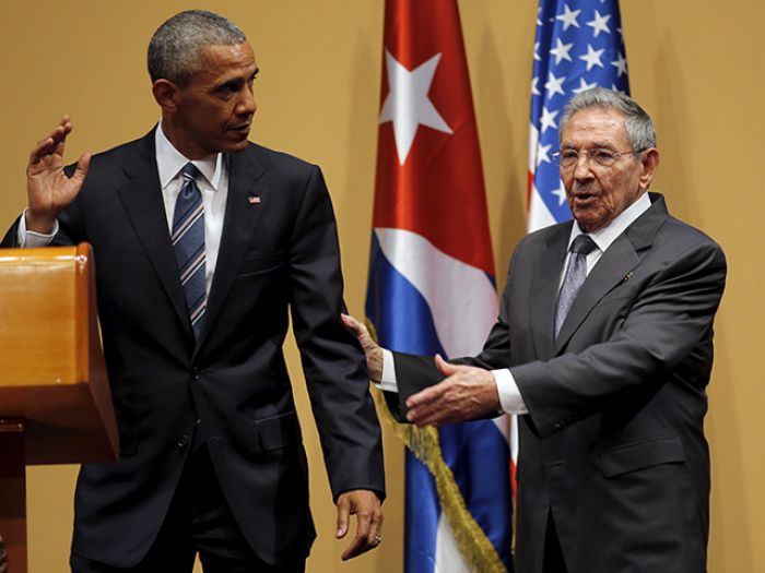 Кастро потребовал от Обамы прекратить блокаду Кубы и вернуть Гуантанамо