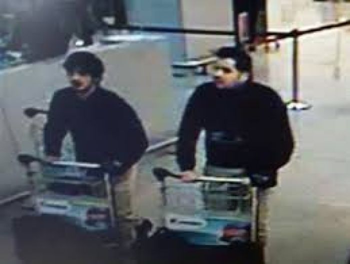 В брюссельском аэропорту подорвались два брата, их личности установлены