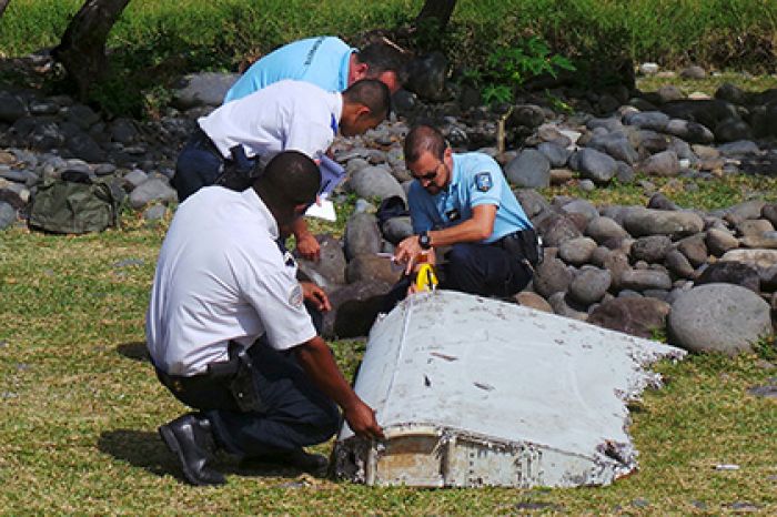 Обломки у берегов Мозамбика принадлежат пропавшему Boeing MH370 - австралийские власти