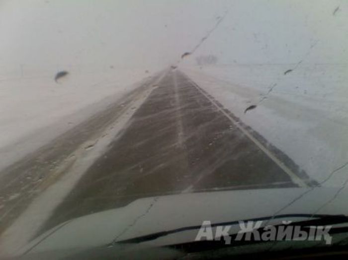 Остаются закрытыми автодороги в Актюбинской и Костанайской областях