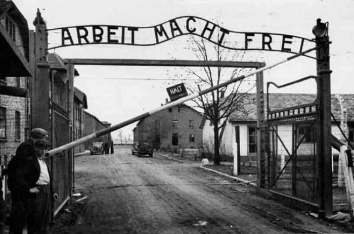 Бывший охранник Освенцима умер за несколько дней до суда
