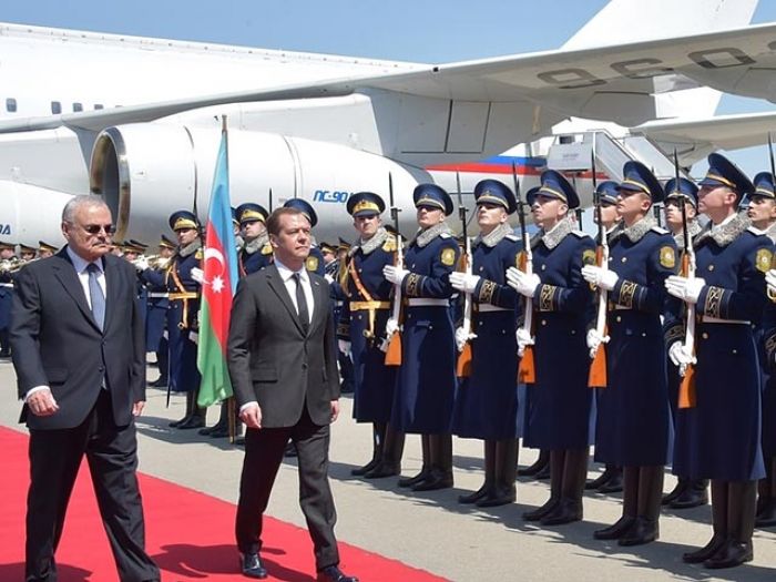 Медведев сообщил президенту Азербайджана, что перемирие в Нагорном Карабахе будет "долговечным"