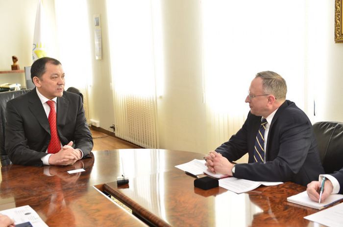 Аким встретился с послом США, директором НКОК и побратимами из Абердина